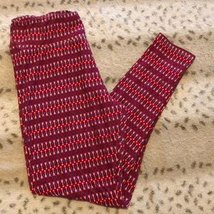 Lularoe red white blue arrow Tall & Curvy legging